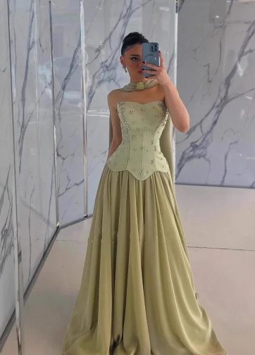 UsersElegant Sage Green Strapless Evening Dress A-Line Chiffon Prom Gown with Corset