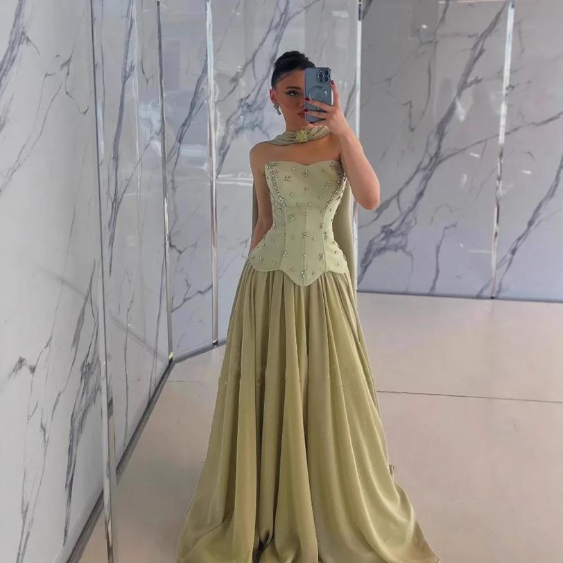 UsersElegant Sage Green Strapless Evening Dress A-Line Chiffon Prom Gown with Corset